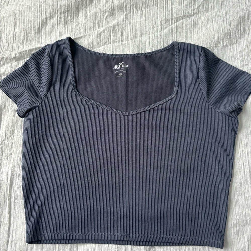 Hollister Women's Gray Ribbed CropTop